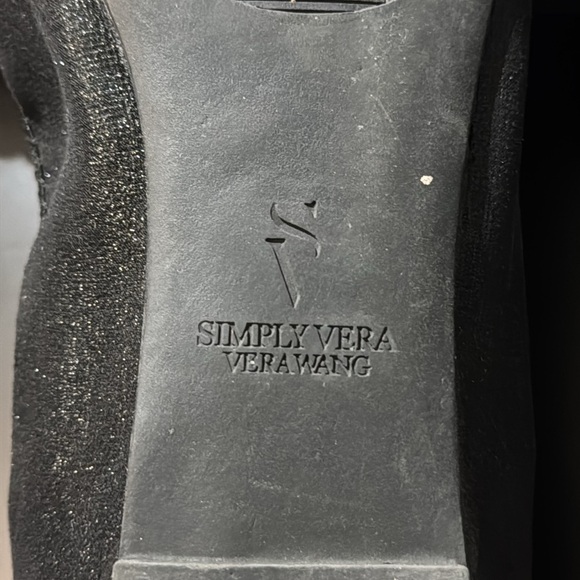 Women’s size 9.5 | Simply Vera Vera Wang | Black Embellished Flats - Picture 3 of 5